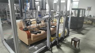 Машина для испытания дивана на долговечность